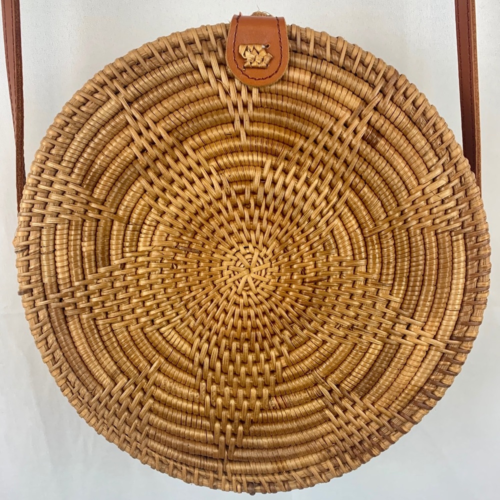 NWOT- Extra large round Bali/Boho bag